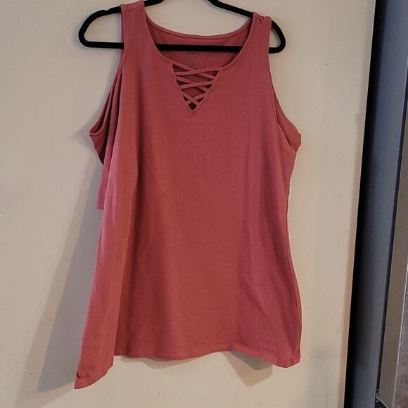 torrid Tops - Adorable Torrid cold shoulder top size 3 NWT